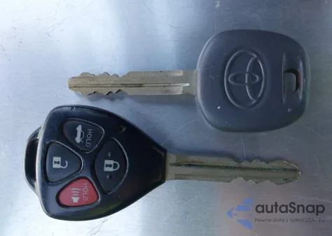 2010 Toyota Corolla S z USA, uszkodzony, nr VIN 2T1BU4EE3AC435191